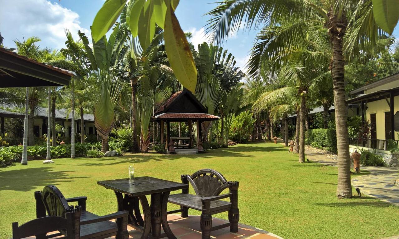 Jurassic Mountain Resort & Fishing Park Petchaburi Esterno foto