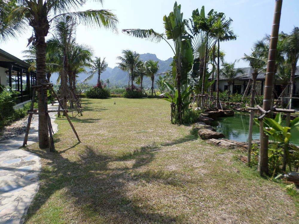 Jurassic Mountain Resort & Fishing Park Petchaburi Esterno foto