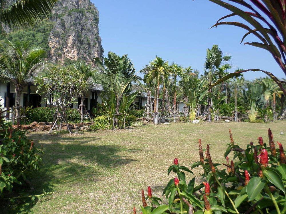 Jurassic Mountain Resort & Fishing Park Petchaburi Esterno foto