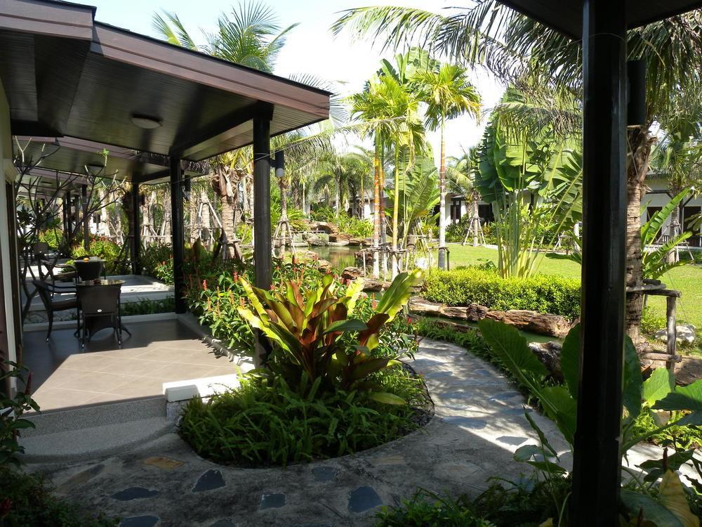 Jurassic Mountain Resort & Fishing Park Petchaburi Esterno foto