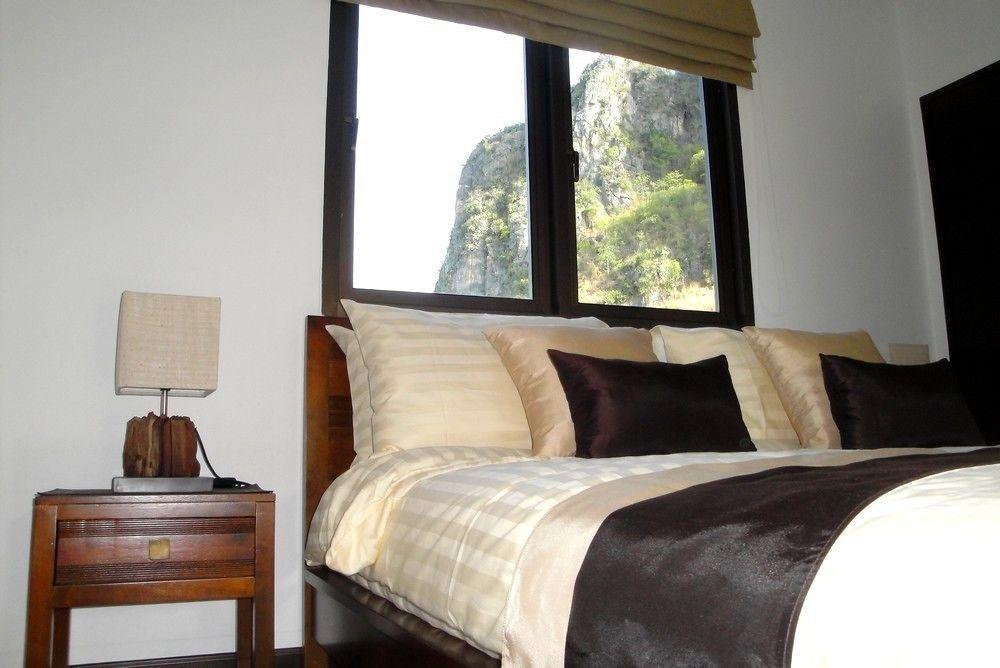 Jurassic Mountain Resort & Fishing Park Petchaburi Esterno foto