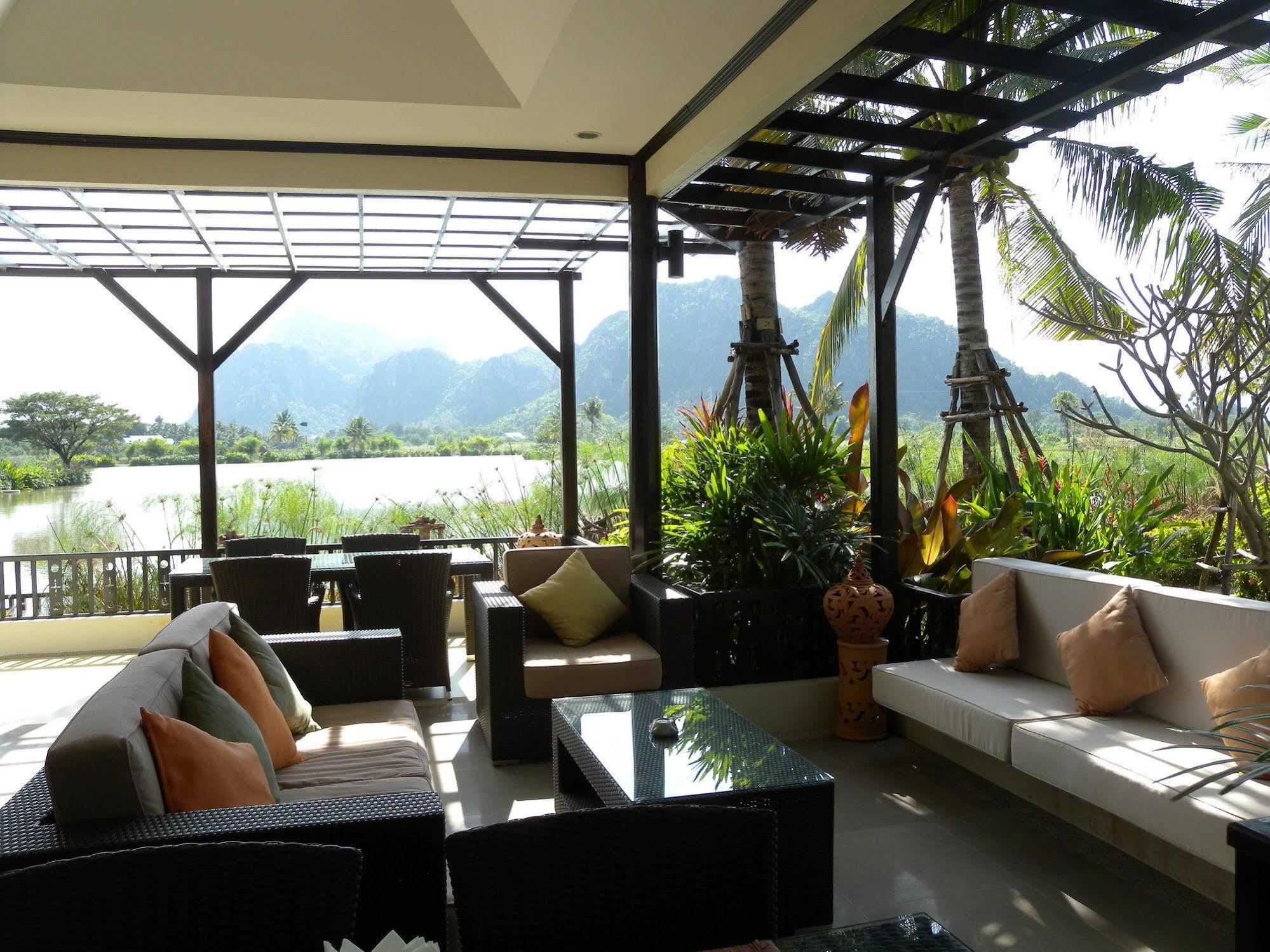 Jurassic Mountain Resort & Fishing Park Petchaburi Esterno foto
